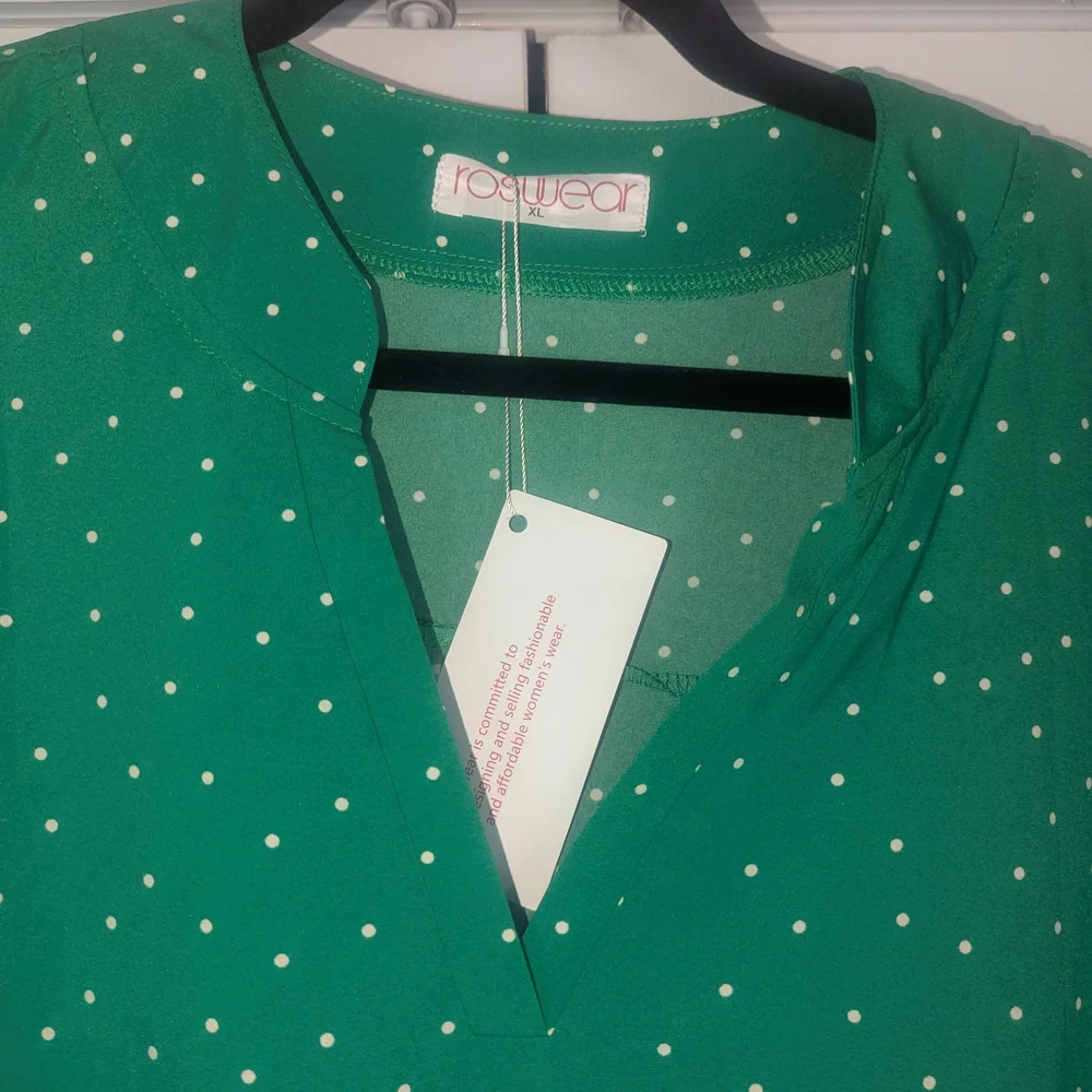 Size XL Chic Green Polka Dot‎ Blouse - Picture 4 of 7